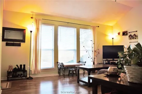 2904 Bexar Grass Dr, Bryan, TX 77802 photo 5