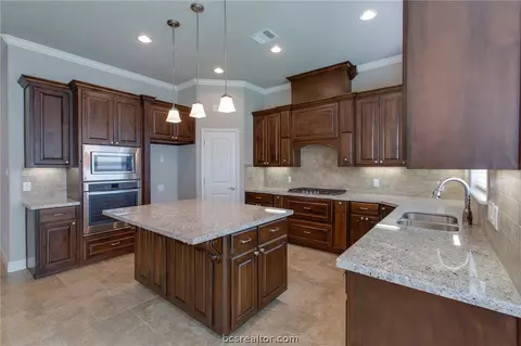 3341 Covington Ct, Bryan, TX 77808 photo 4