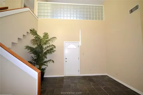 2907 Hillside Dr, Bryan, TX 77802 photo 3