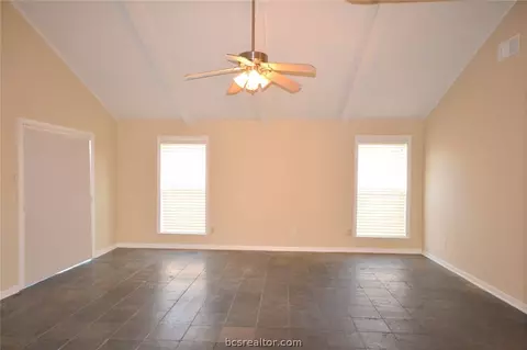 2907 Hillside Dr, Bryan, TX 77802 photo 5