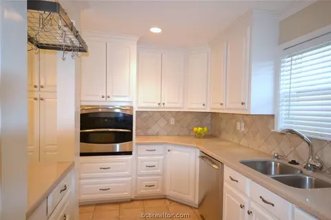 2907 Hillside Dr, Bryan, TX 77802 photo 7