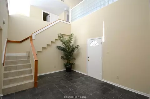 2907 Hillside Dr, Bryan, TX 77802 photo 2