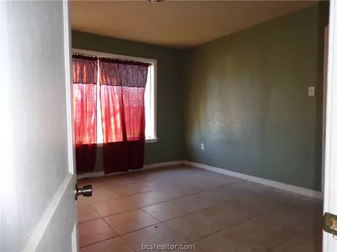 1604 Echols St, Bryan, TX 77801 photo 9