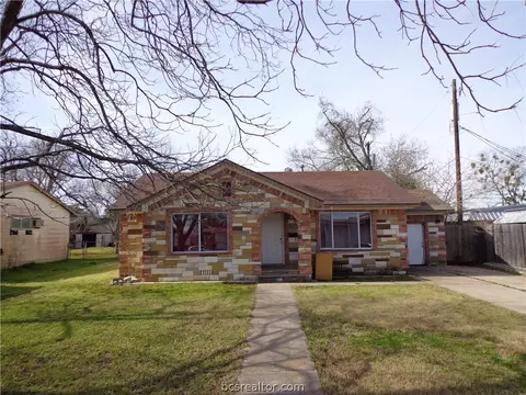 1604 Echols St, Bryan, TX 77801 photo 1