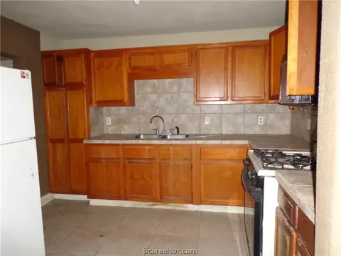 1604 Echols St, Bryan, TX 77801 photo 11
