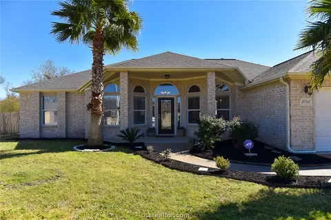 2706 Colony Glen Dr, Bryan, TX 77808 photo 2