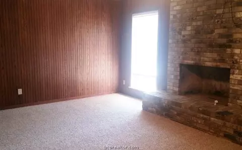 601 E 11th St, Cameron, TX 76520 photo 8