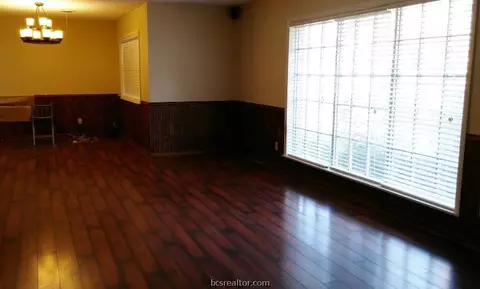 601 E 11th St, Cameron, TX 76520 photo 11