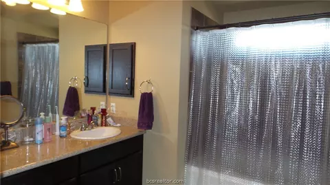 2024 Turning Leaf Dr, Bryan, TX 77807 photo 12