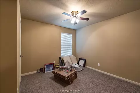 2024 Turning Leaf Dr, Bryan, TX 77807 photo 8