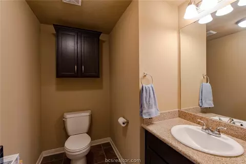2024 Turning Leaf Dr, Bryan, TX 77807 photo 9