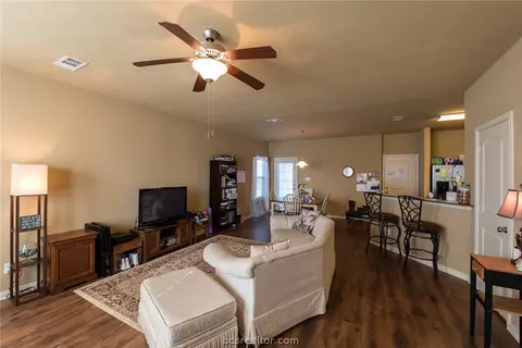 2024 Turning Leaf Dr, Bryan, TX 77807 photo 17