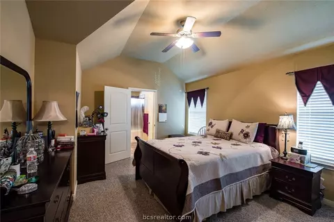 2024 Turning Leaf Dr, Bryan, TX 77807 photo 13