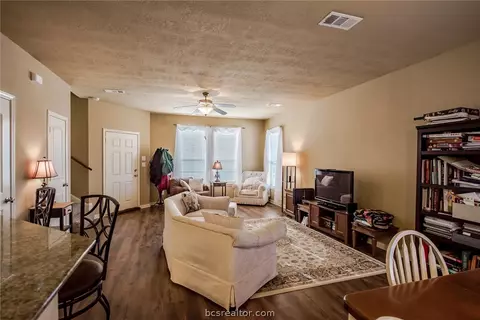 2024 Turning Leaf Dr, Bryan, TX 77807 photo 3