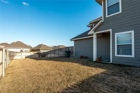 2024 Turning Leaf Dr, Bryan, TX 77807 photo 19