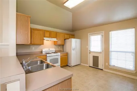 4515 Augusta Dr, Bryan, TX 77803 photo 8