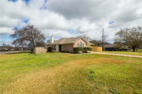 4515 Augusta Dr, Bryan, TX 77803 photo 3