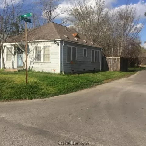 1214 E 25th St, Bryan, TX 77803 photo 2