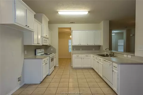 4468 Conquistador Cir, Bryan, TX 77807 photo 8