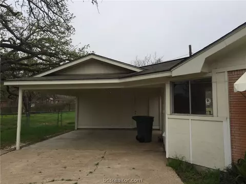 2604 Wayside Dr, Bryan, TX 77802 photo 2
