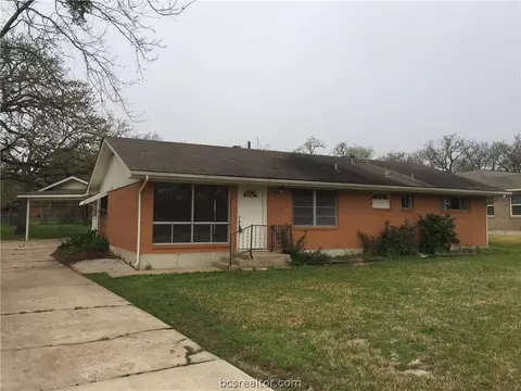 2604 Wayside Dr, Bryan, TX 77802 photo 1