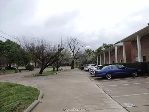 3416-3420 Sandra Dr, Bryan, TX 77801 photo 4