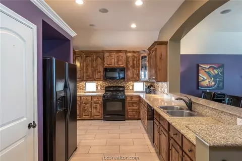 2022 Positano, Bryan, TX 77808 photo 5