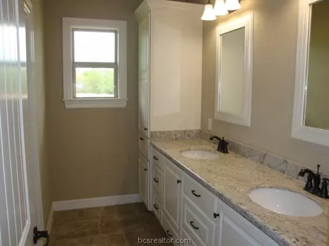 6823 Mccrae Ln, Bryan, TX 77808 photo 14