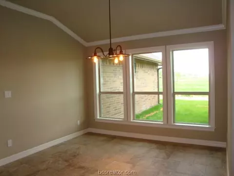 6823 Mccrae Ln, Bryan, TX 77808 photo 5