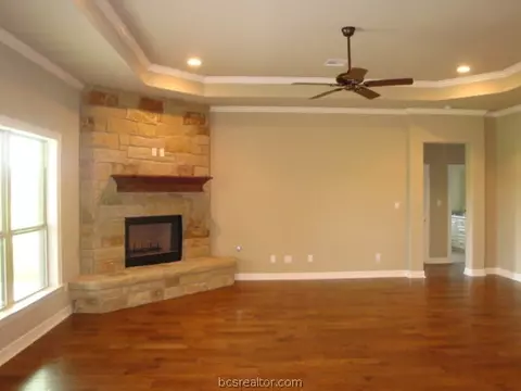 6823 Mccrae Ln, Bryan, TX 77808 photo 2