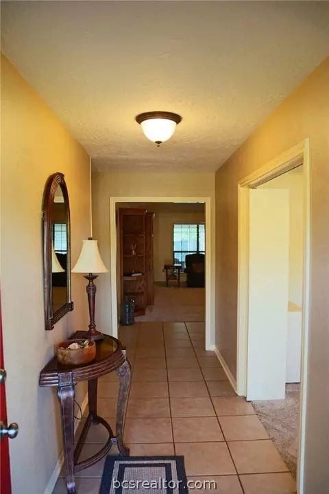 2903 Par Dr, Bryan, TX 77802 photo 4