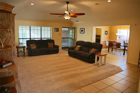 2903 Par Dr, Bryan, TX 77802 photo 6