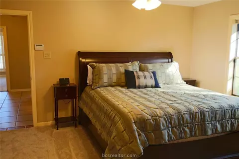 2903 Par Dr, Bryan, TX 77802 photo 13
