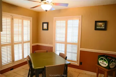 2903 Par Dr, Bryan, TX 77802 photo 11