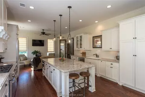 3105 Diamondleaf Trce, Bryan, TX 77807 photo 4