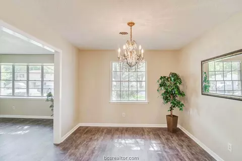 2507 Willow Bend Dr, Bryan, TX 77802 photo 3