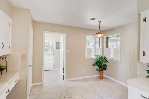 2507 Willow Bend Dr, Bryan, TX 77802 photo 8