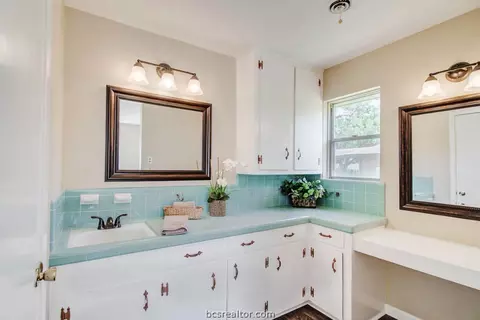 2507 Willow Bend Dr, Bryan, TX 77802 photo 14