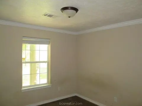 11577 Falcon Crest Dr, Bryan, TX 77808 photo 8