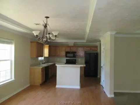 11577 Falcon Crest Dr, Bryan, TX 77808 photo 4