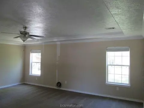 11577 Falcon Crest Dr, Bryan, TX 77808 photo 3