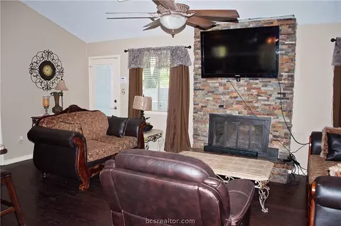 2502 Mchaney Dr, Bryan, TX 77803 photo 3