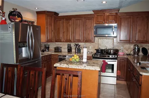 2502 Mchaney Dr, Bryan, TX 77803 photo 6