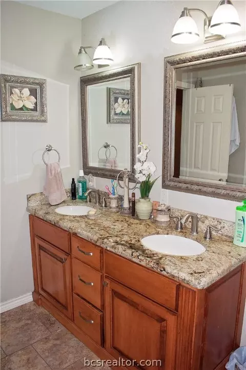 2502 Mchaney Dr, Bryan, TX 77803 photo 10