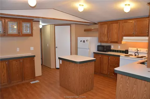 7618 Sandy Point Rd, Bryan, TX 77807 photo 11