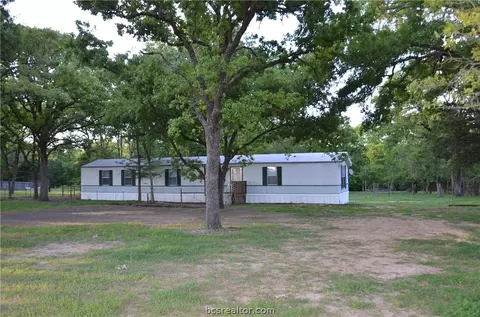 7618 Sandy Point Rd, Bryan, TX 77807 photo 3