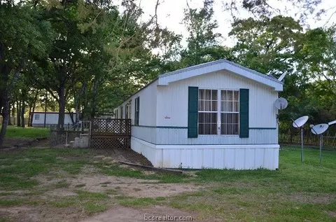 7618 Sandy Point Rd, Bryan, TX 77807 photo 4