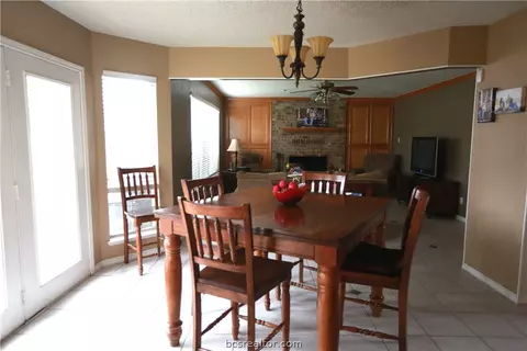 1001 E 18th St, Cameron, TX 76520 photo 8
