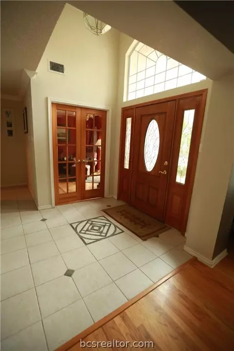 1001 E 18th St, Cameron, TX 76520 photo 3
