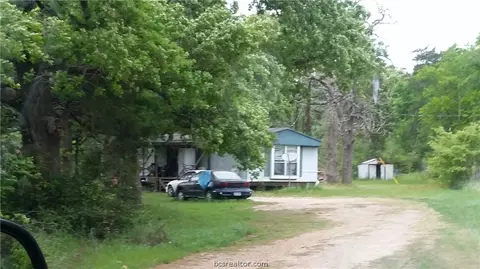 8245 Grassbur Rd, Bryan, TX 77808 photo 2